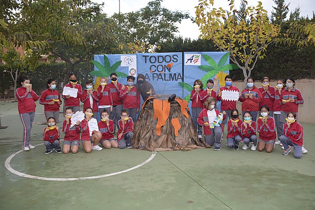 Pltanos solidarios con La Palma en el Colegio Reina Sofa de Totana - 4