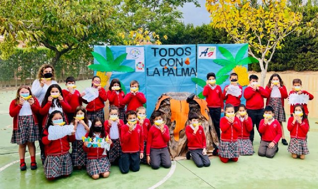 Pltanos solidarios con La Palma en el Colegio Reina Sofa de Totana - 8