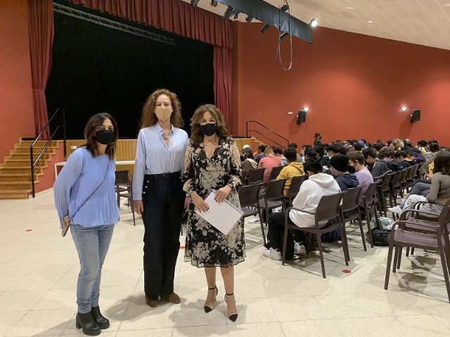 El espectáculo El camino paralelo lleva la prevención en violencia de género a los adolescentes - 1, Foto 1