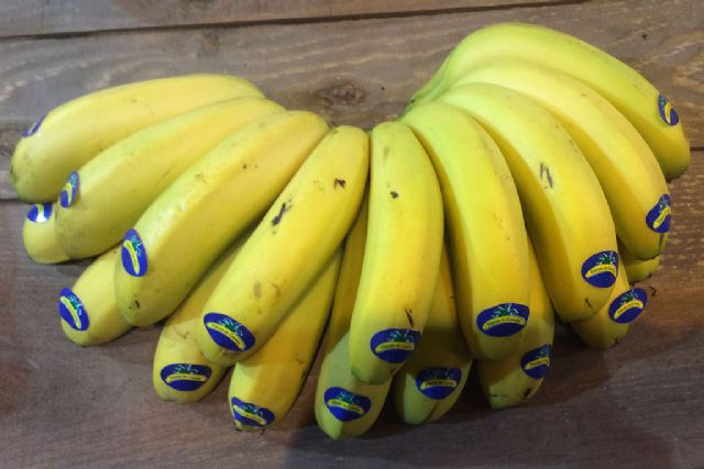 El Gobierno permite una exención temporal de la norma de comercialización a los plátanos de La Palma afectados por el volcán - 1, Foto 1