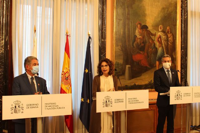 La ministra de Hacienda y Función Pública rubrica dos acuerdos con el Gobierno de Cantabria para mejorar la financiación del Hospital Universitario Marqués de Valdecilla - 1, Foto 1
