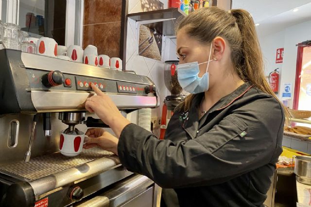 La Seguridad Social registra 34.923 afiliados extranjeros más en octubre - 1, Foto 1