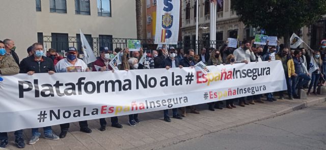 Concentracin en Murcia de policas y guardias civiles contra la reforma de la ley mordaza: 