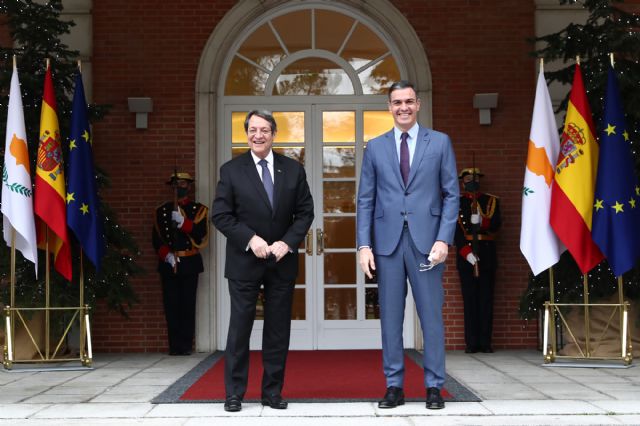 Sánchez subraya ante Anastasiades el compromiso de España con la estabilidad en el Mediterráneo - 1, Foto 1
