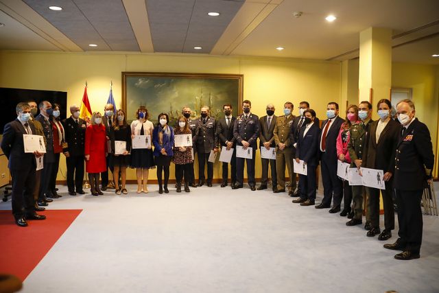 Margarita Robles preside el acto de entrega de los Premios Defensa 2021 - 1, Foto 1