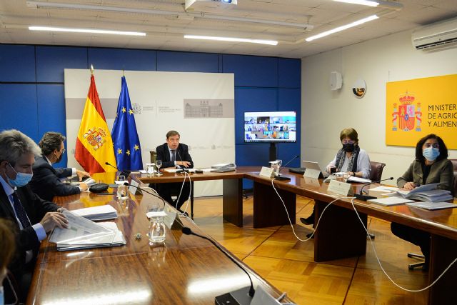 Luis Planas: La viabilidad del sector pesquero es nuestro objetivo - 1, Foto 1