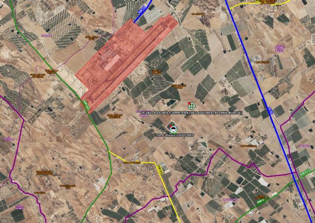 Trasladan al hospital a dos hombres heridos tras colisión frontal de dos turismos en Valladolises - 1, Foto 1