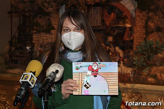 Entregan los premios a los ganadores del II Concurso de Postales de Navidad Totana 2021, que ha organizado la Concejala de Cultura - 10