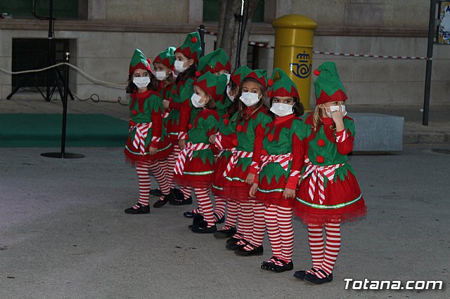 Pap Noel visit Totana para recoger las cartas de los nios y nias de la localidad - 10