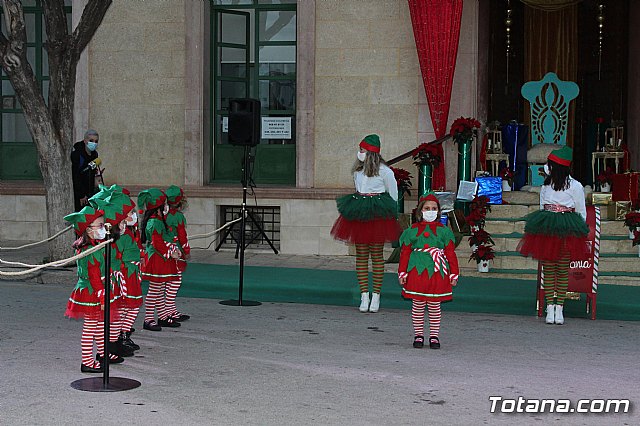 Pap Noel visit Totana para recoger las cartas de los nios y nias de la localidad - 9