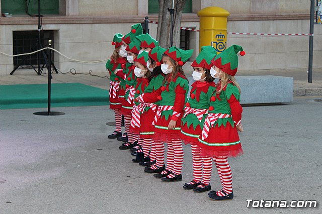 Pap Noel visit Totana para recoger las cartas de los nios y nias de la localidad - 16