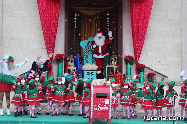 Pap Noel visit Totana para recoger las cartas de los nios y nias de la localidad - 25