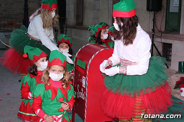 Pap Noel visit Totana para recoger las cartas de los nios y nias de la localidad - 33