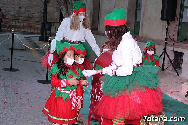 Pap Noel visit Totana para recoger las cartas de los nios y nias de la localidad - 36