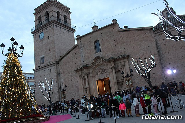 Pap Noel visit Totana para recoger las cartas de los nios y nias de la localidad - 38