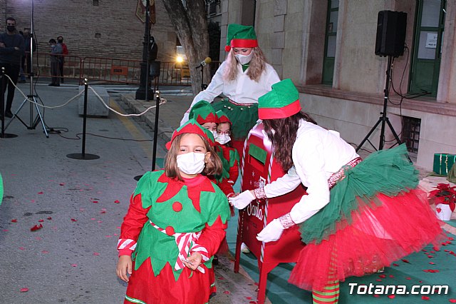 Pap Noel visit Totana para recoger las cartas de los nios y nias de la localidad - 39