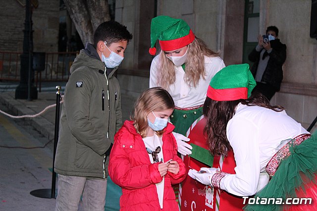 Pap Noel visit Totana para recoger las cartas de los nios y nias de la localidad - 43