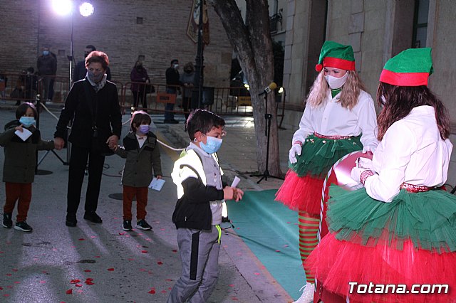 Pap Noel visit Totana para recoger las cartas de los nios y nias de la localidad - 47