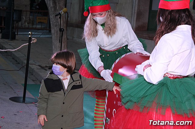 Pap Noel visit Totana para recoger las cartas de los nios y nias de la localidad - 48
