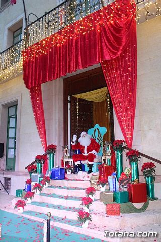 Pap Noel visit Totana para recoger las cartas de los nios y nias de la localidad - 49