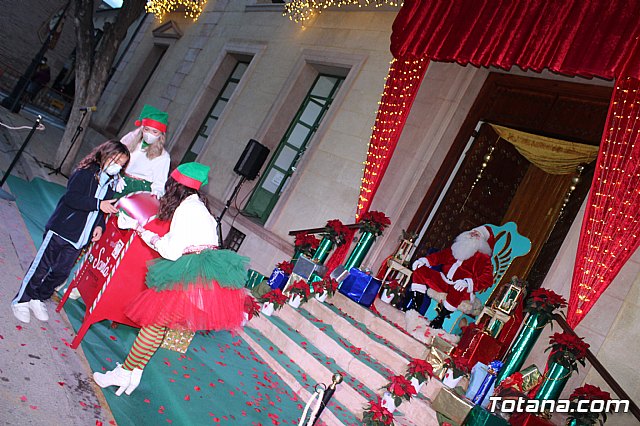 Pap Noel visit Totana para recoger las cartas de los nios y nias de la localidad - 51