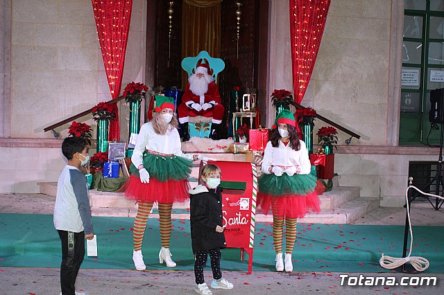 Pap Noel visit Totana para recoger las cartas de los nios y nias de la localidad - 58