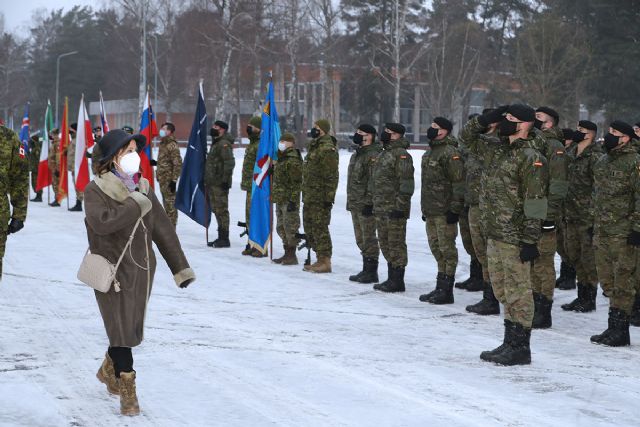 Robles felicita al contingente español desplegado en la misión de Letonia - 1, Foto 1
