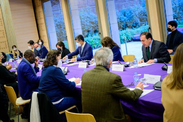 El ministro Albares aborda con la sociedad civil la igualdad de género y el impulso a la presencia empresarial española en África - 1, Foto 1