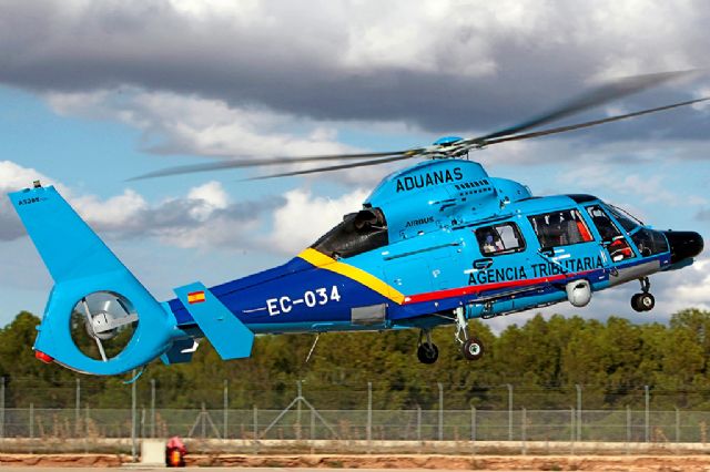 Montero preside el acto de entrega del nuevo helicóptero del Servicio de Vigilancia Aduanera - 1, Foto 1