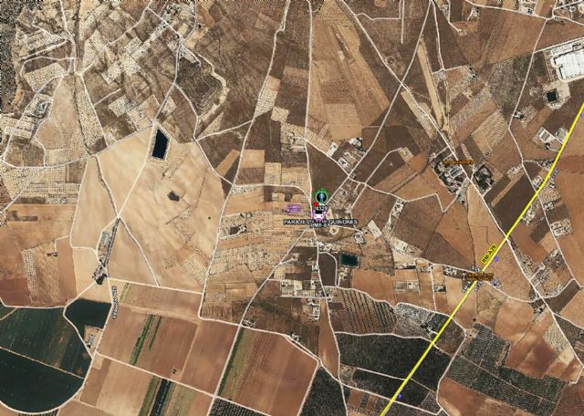 Encuentran al conductor de un turismo inconsciente en un camino del paraje de Los Quiñones - 1, Foto 1