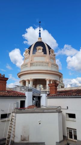 Finalizan las obras de reparación de la cúpula de tejado de pizarra del Ex Edificio La Adriática - 1, Foto 1