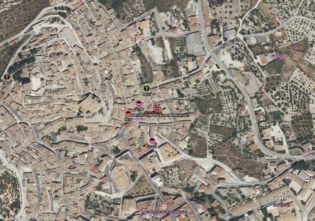 Servicios de emergencia atienden a un herido y sofocan incendio de vivienda en Moratalla - 1, Foto 1