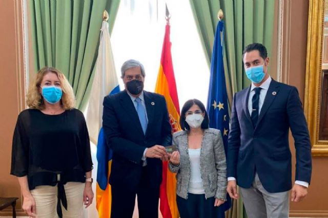 Darias comparte con el Consejo General de Colegios de Médicos las políticas de Salud y Medio Ambiente - 1, Foto 1