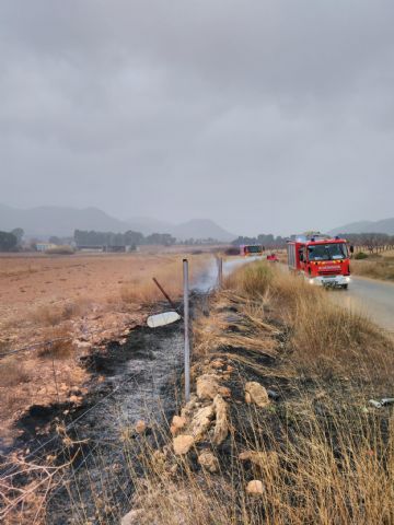 Incendio de matorral en la carretera Jumilla-Ontur - 1, Foto 1
