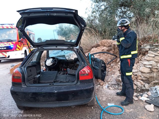 Rescatan y trasladan al hospital a tres heridos en un accidente de tráfico en Moratalla - 1, Foto 1