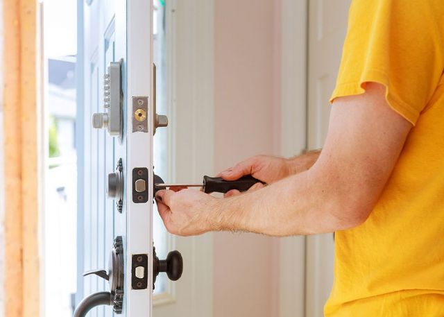 Cerrajeros Cádiz 24 horas: Profesionales de la ayuda a las personas - 1, Foto 1