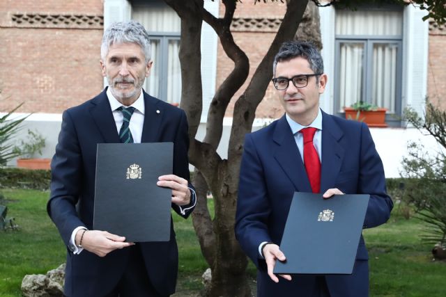 Grande-Marlaska y Bolaños firman un acuerdo para identificar y digitalizar expedientes de presos políticos del franquismo - 1, Foto 1