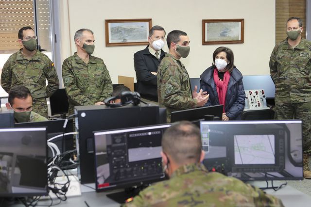 Robles visita la Academia de Infantería de Toledo y pone en valor la gran preparación de las Fuerzas Armadas - 1, Foto 1