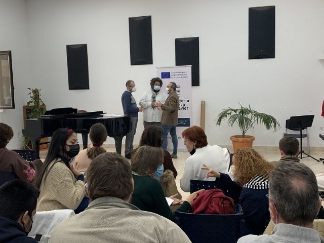 El director venezolano, Gerardo Estrada, prepara en San Javier su concierto de música sacra junto al coro Patnia - 1, Foto 1