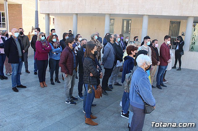 Totana dedica 5 minutos de silencio en conmemoracin a las vctimas y afectados por la guerra de Ucrania - 10