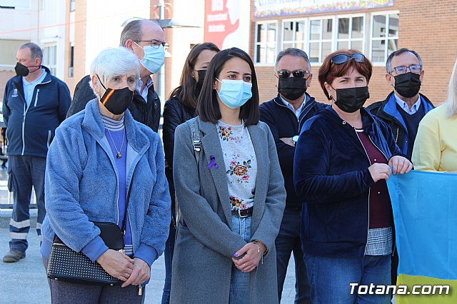 Totana dedica 5 minutos de silencio en conmemoracin a las vctimas y afectados por la guerra de Ucrania - 2