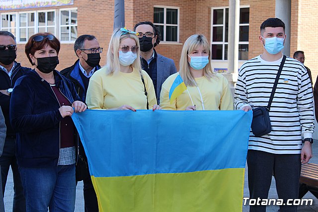 Totana dedica 5 minutos de silencio en conmemoracin a las vctimas y afectados por la guerra de Ucrania - 3