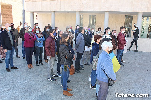 Totana dedica 5 minutos de silencio en conmemoracin a las vctimas y afectados por la guerra de Ucrania - 6
