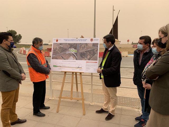 El Gobierno regional inicia las obras de remodelación de la rotonda de Pozo Aledo que estarán listas para el verano - 1, Foto 1
