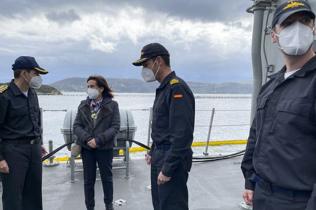 La ministra de Defensa visita en Creta los barcos españoles integrados en las Fuerzas Navales Permanentes de la OTAN - 1, Foto 1