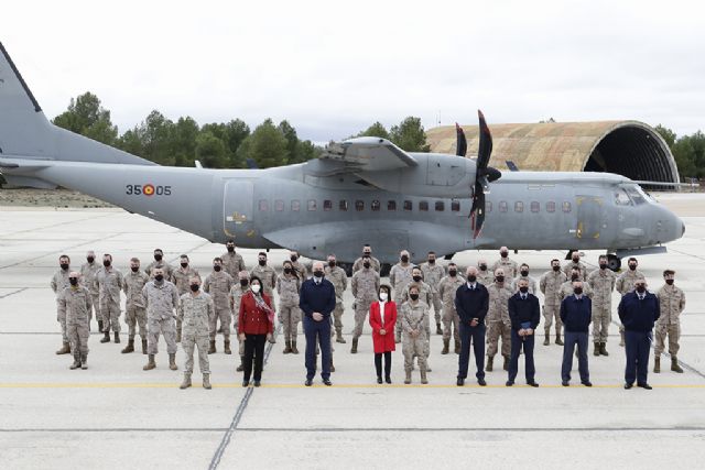 Robles agradece la operación de ayuda a Ucrania al personal de la Base Aérea de Los Llanos y al del Polvorín de Chinchilla - 1, Foto 1