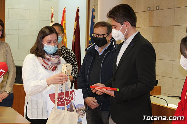 El Ayuntamiento acoge la visita de tres profesoras del centro de enseanza de adultos esloveno MOCIS - 8