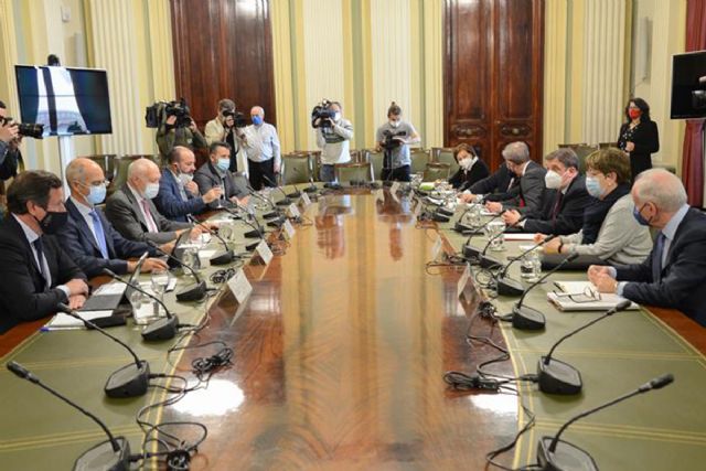 Luis Planas asegura que las ayudas del Gobierno permitirán al sector pesquero seguir faenando - 1, Foto 1