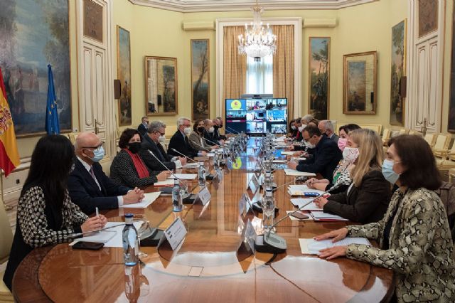 El ministerio y las comunidades autónomas validan el Plan de Contingencia para la escolarización de los estudiantes ucranianos desplazados - 1, Foto 1