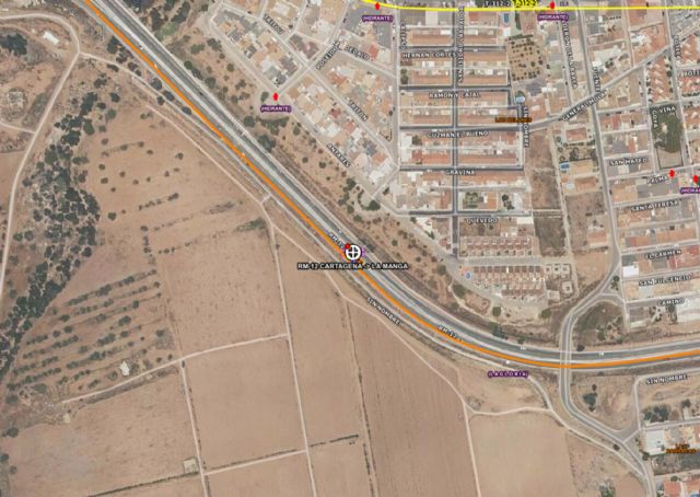 Servicios de emergencia atienden un parto en mitad de la carretera de La Manga RM-12 - 1, Foto 1